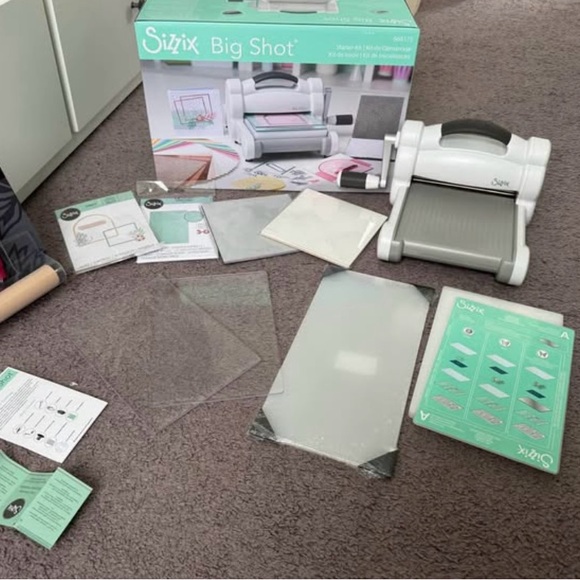 Sizzix Big Shot Starter Kit (6"), White/Grey - Picture 1 of 8